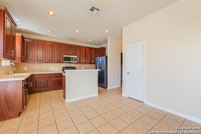 13910 Bella Donna Property Photo 7
