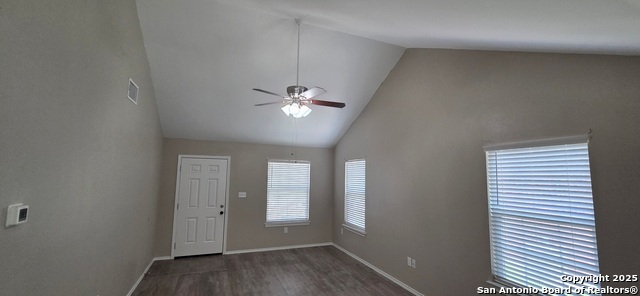 523 Clearfield Dr Property Photo 3