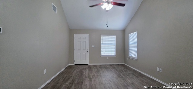 523 Clearfield Dr Property Photo 4