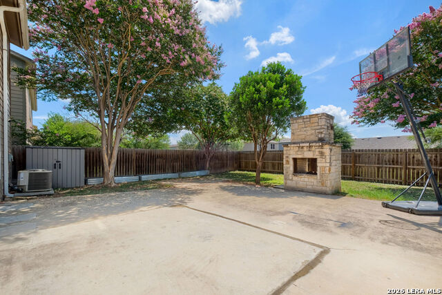 249 Hinge Property Photo 8