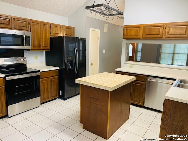 2538 Montebello Property Photo 4