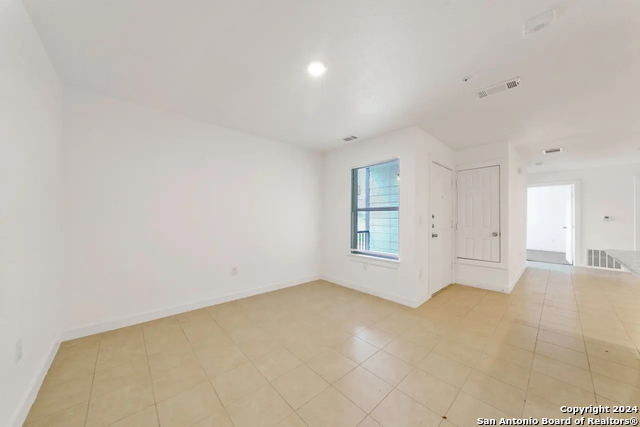 903 Canterbury Property Photo 4