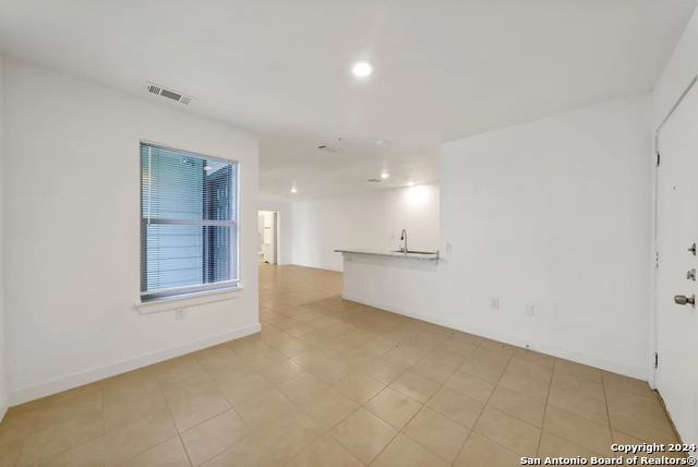 903 Canterbury Property Photo 5