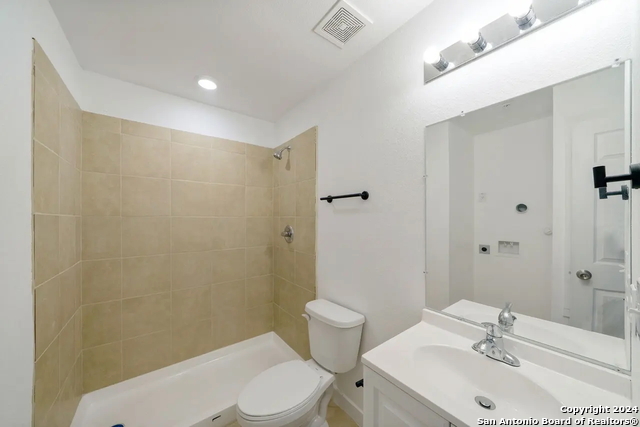 903 Canterbury Property Photo 18