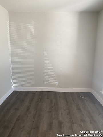 9526 Dunhill Property Photo 4