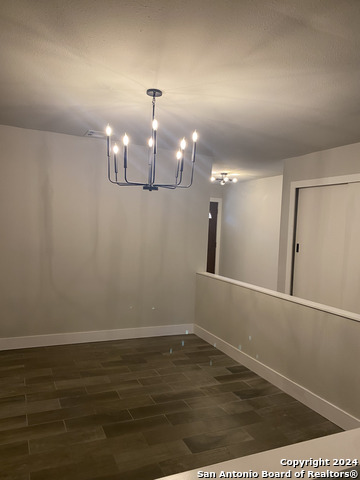 9526 Dunhill Property Photo 5