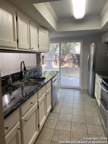 9526 Dunhill Property Photo 8