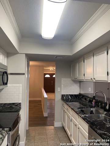 9526 Dunhill Property Photo 14