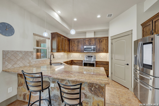737 La Paloma Dr Property Photo 7