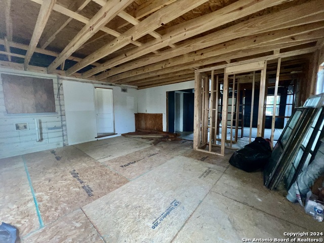 222 Golden Crown Dr Property Photo 20