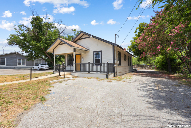 843 Culebra Rd Property Photo 2