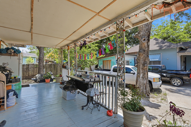 3201 S Flores St Property Photo 6