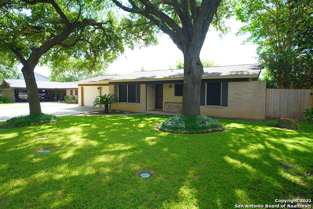 9802 La Rue St Property Photo 5