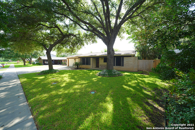 9802 La Rue St Property Photo 6