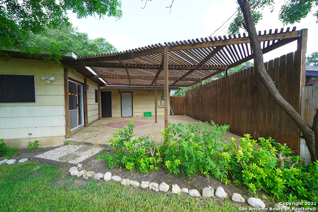 9802 La Rue St Property Photo 41