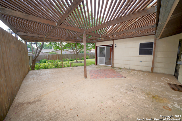 9802 La Rue St Property Photo 42