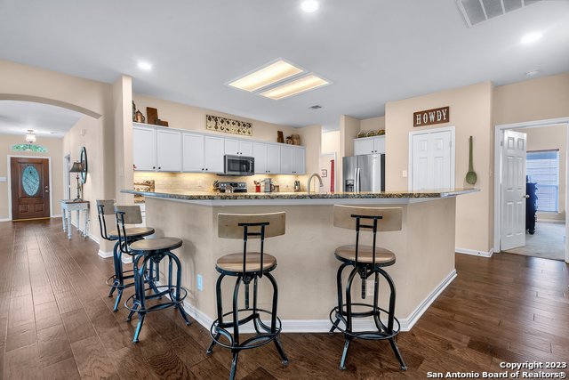 13443 Blackstone Property Photo 7
