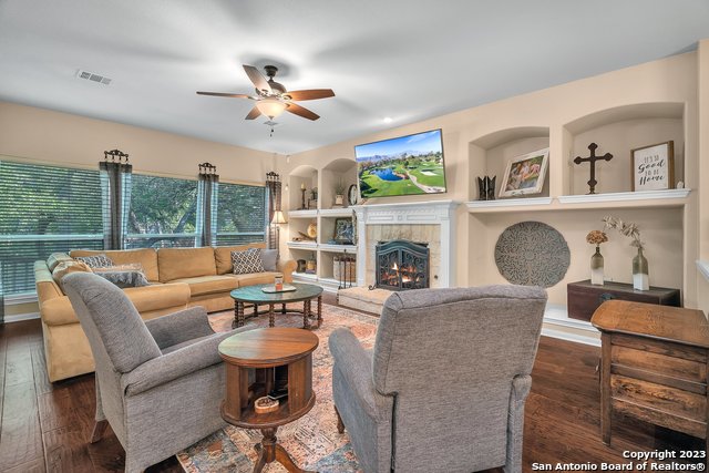 13443 Blackstone Property Photo 18
