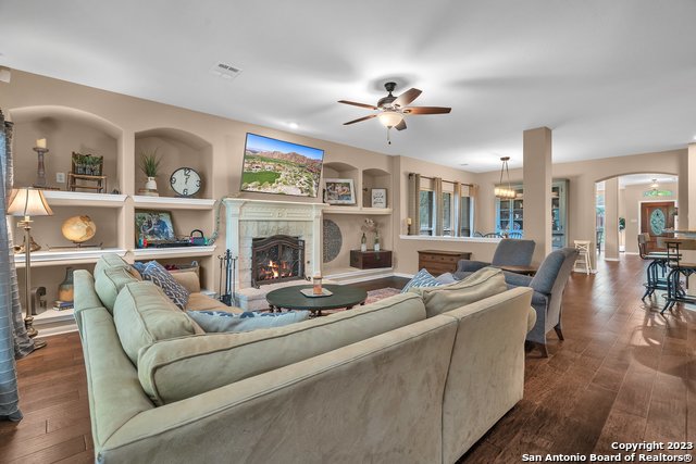 13443 Blackstone Property Photo 19