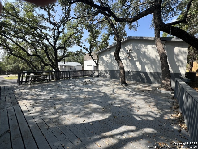 1108 Hillside Oaks Property Photo 5