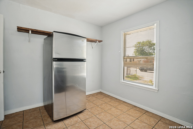 2514 Waverly Ave Property Photo 5