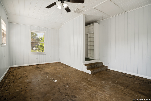 2514 Waverly Ave Property Photo 8