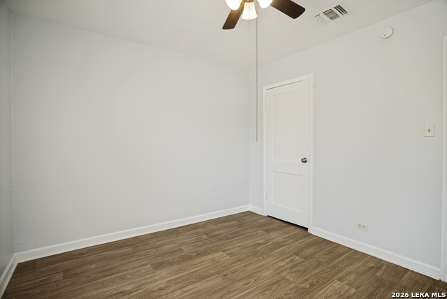2514 Waverly Ave Property Photo 11