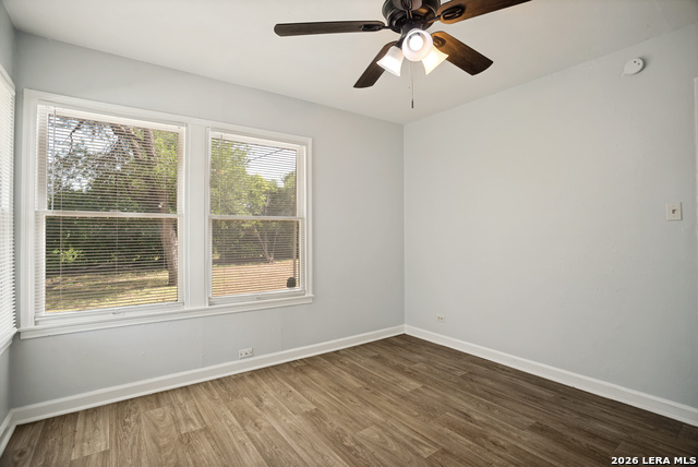 2514 Waverly Ave Property Photo 13