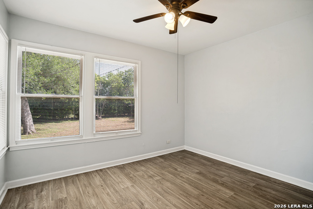 2514 Waverly Ave Property Photo 14