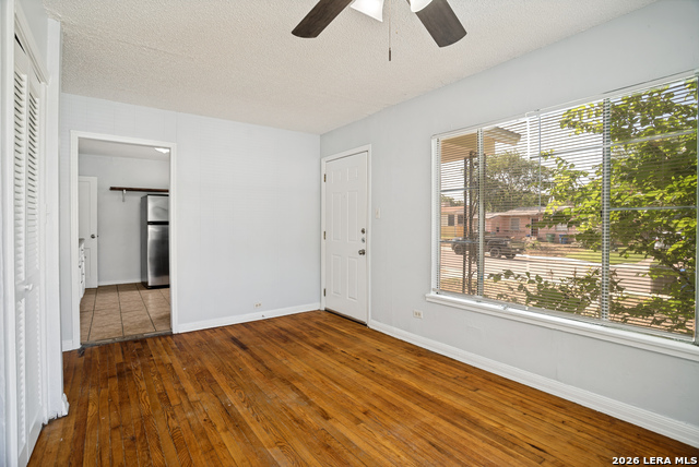 2514 Waverly Ave Property Photo 18