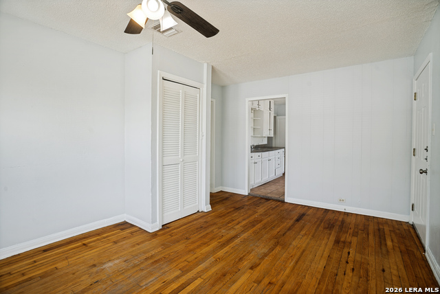 2514 Waverly Ave Property Photo 19