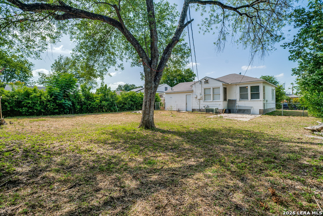 2514 Waverly Ave Property Photo 23