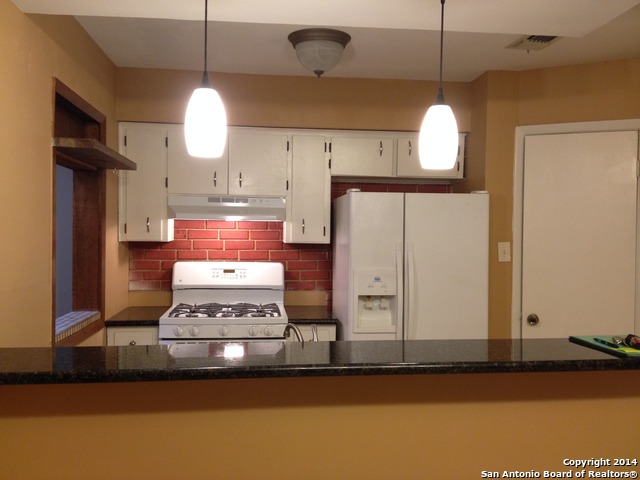 213 Royal Dr Property Photo 2