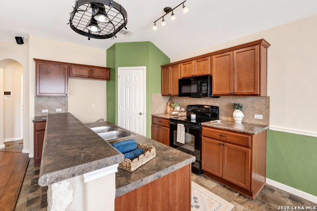 213 Teron Dr Property Photo 9