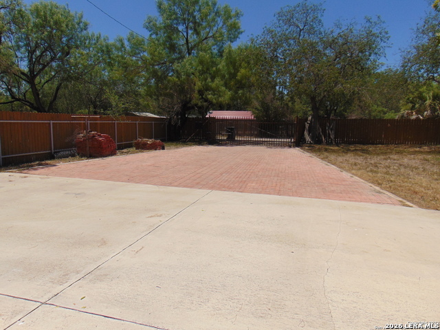 815 N Getty Property Photo 31