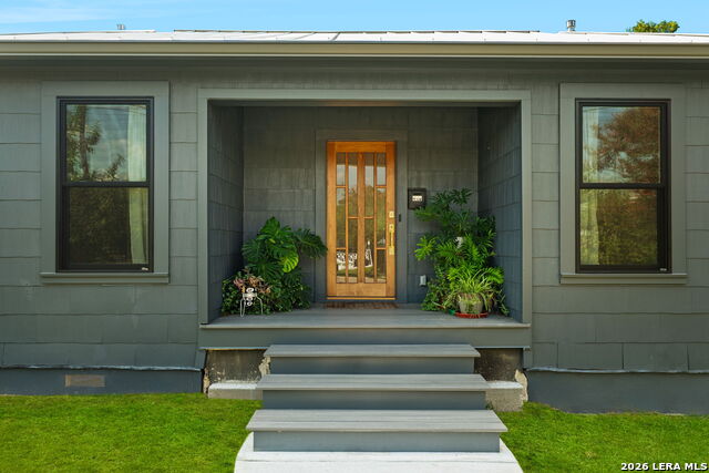 446 Queen Anne Ct Property Photo 9