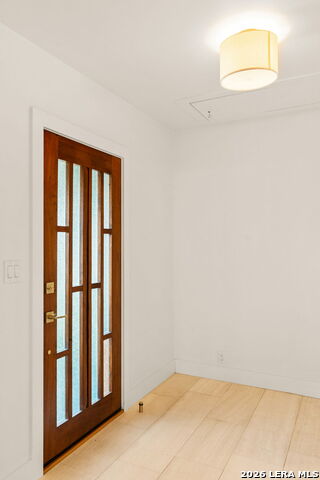 446 Queen Anne Ct Property Photo 10