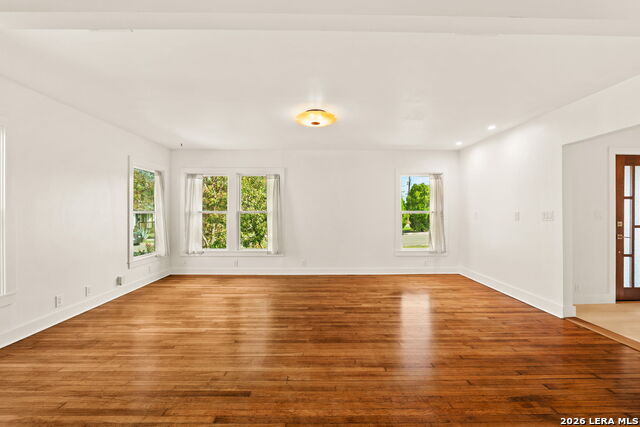 446 Queen Anne Ct Property Photo 25