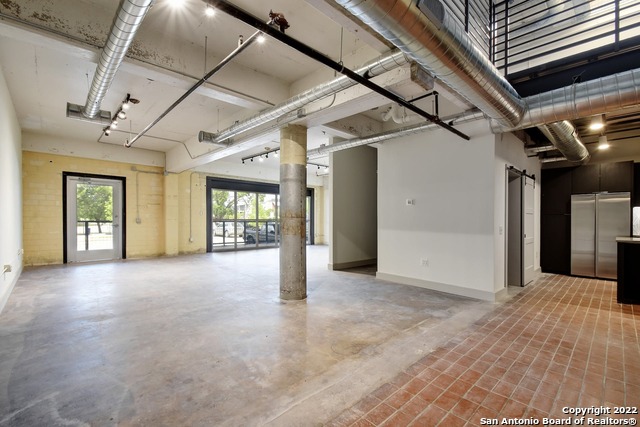 215 Coca Cola Pl Property Photo 6