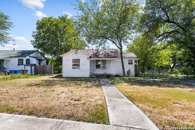 450 Overhill Dr Property Photo 1