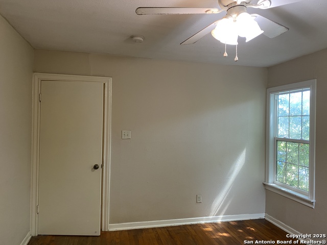450 Overhill Dr Property Photo 9