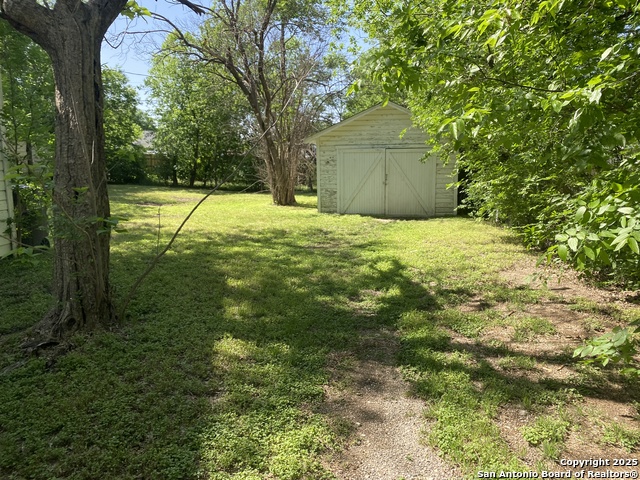 450 Overhill Dr Property Photo 10