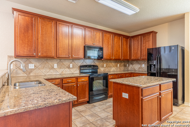 14010 Bella Donna Property Photo 10