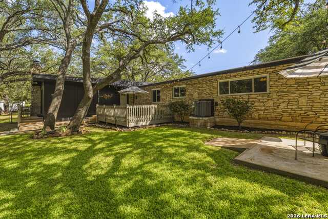 330 Yucca Dr Property Photo 3