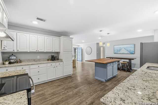 330 Yucca Dr Property Photo 6
