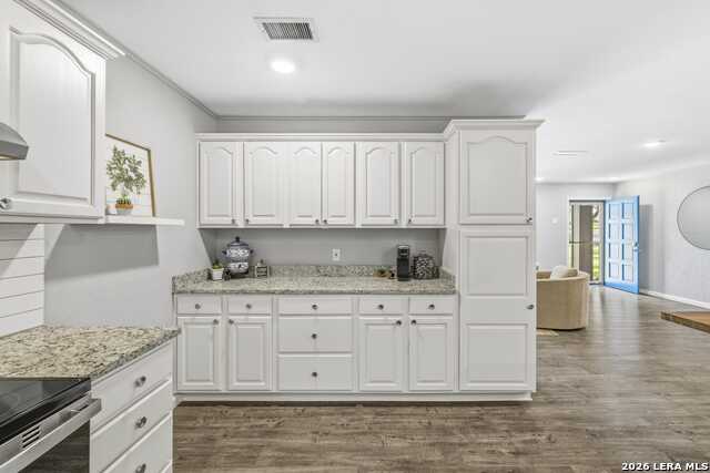 330 Yucca Dr Property Photo 7