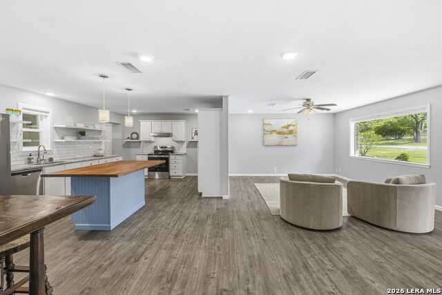 330 Yucca Dr Property Photo 8