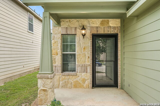 25252 Cambridge Wl Property Photo 3
