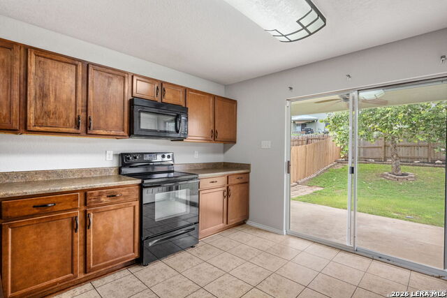 25252 Cambridge Wl Property Photo 9