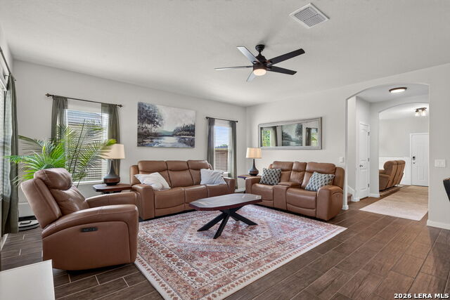 520 Saddle House Property Photo 6